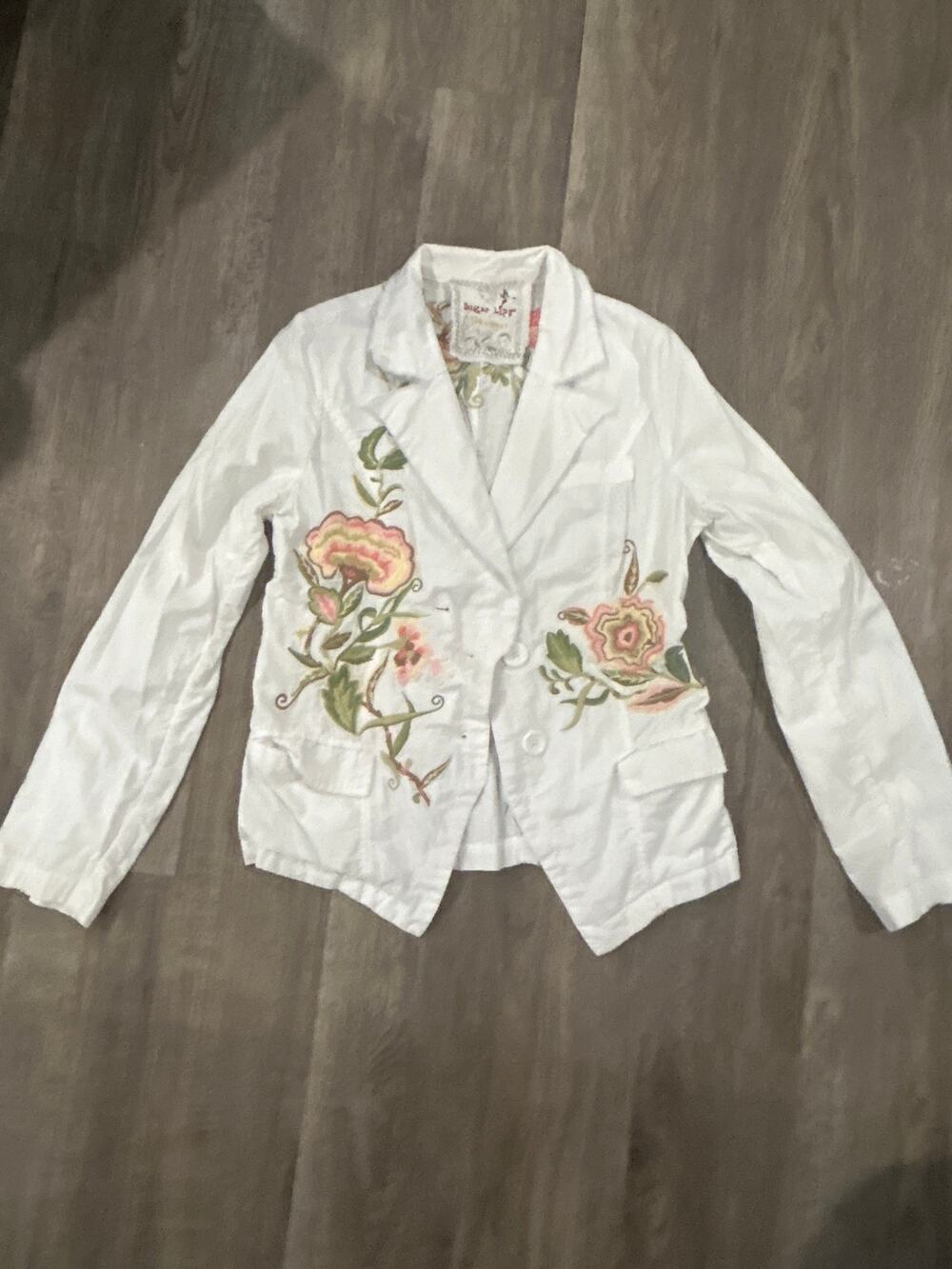 Sugar Lips Floral Embroidered Jacket-Looks Like Johnny Was-size small, button up
